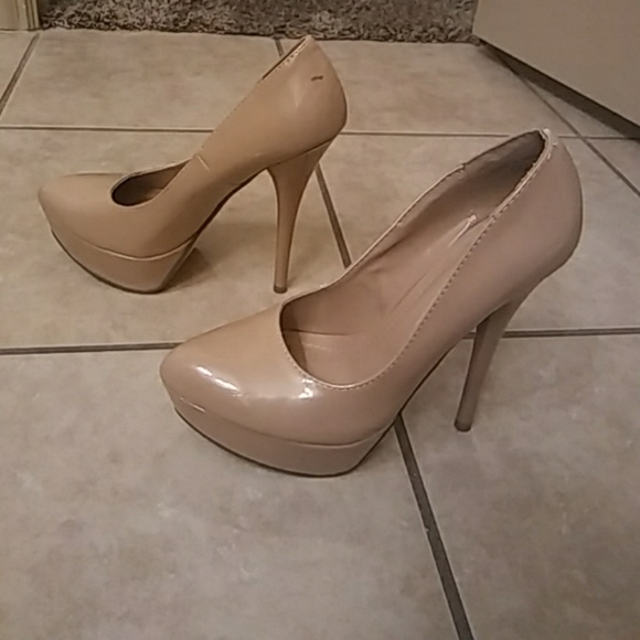 Heels - Picture 2 of 4